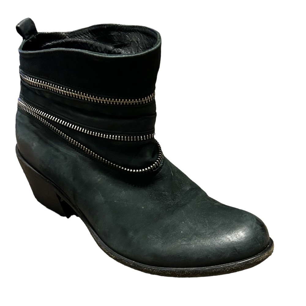 BARNEY'S NEW YORK CO OP Black Leather Zip Around Block Heel Ankle Bootie-Sz 8.5